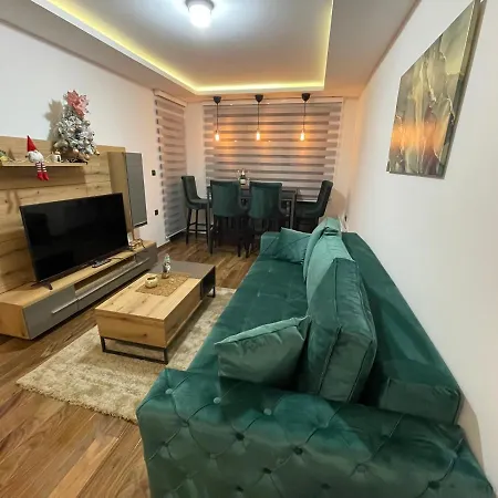 Luxury Sunny Hill Apartment