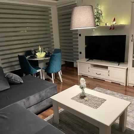 Luxury Sunny Hill Apartment *